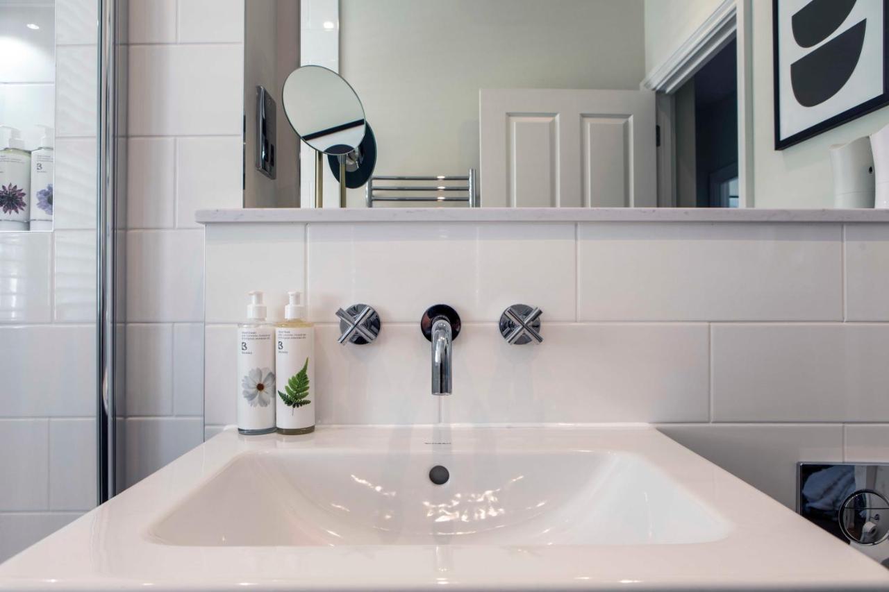Beautiful, Modern Apartment In Hope Place Bath, 1 Bedroom Luxury City Centre Apartment With Beautiful City Views, A Stones Throw From The Royal Crescent In Бат Екстериор снимка